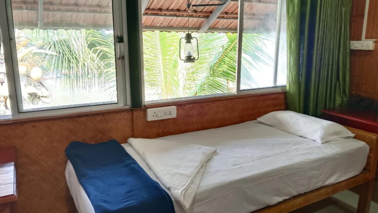 The Lake Paradise Boutique Resort Alappuzha Стая снимка